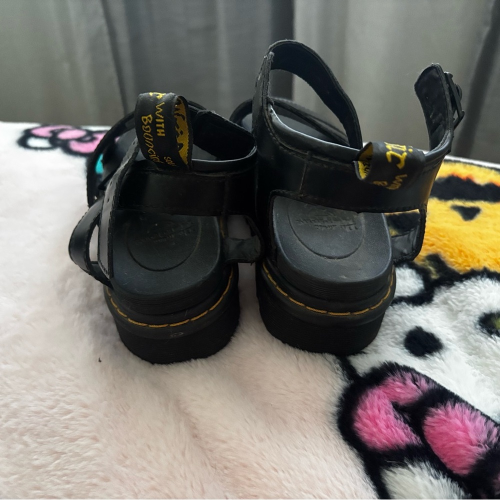 DR MARTEN SANDAL